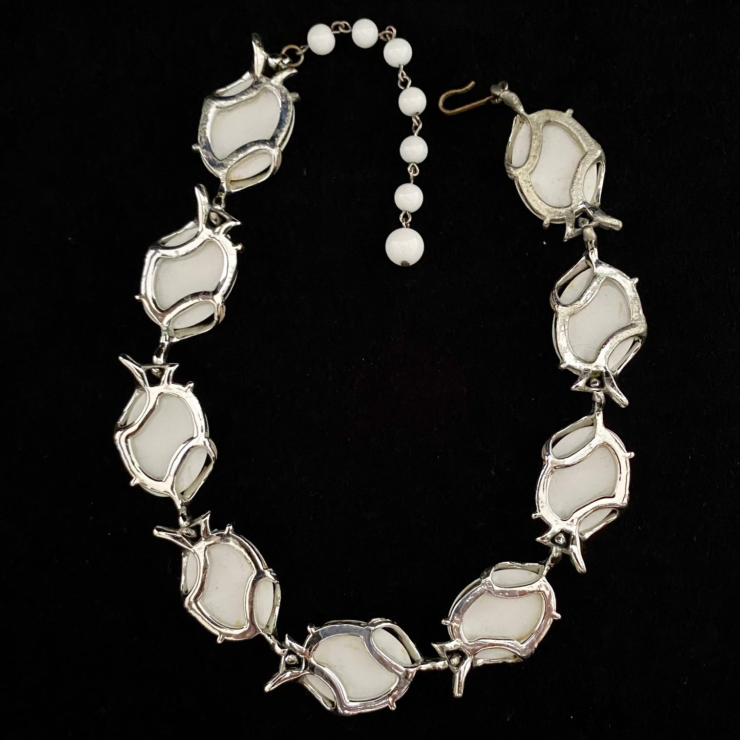 1950s White Thermoset Stone Chocker Necklace