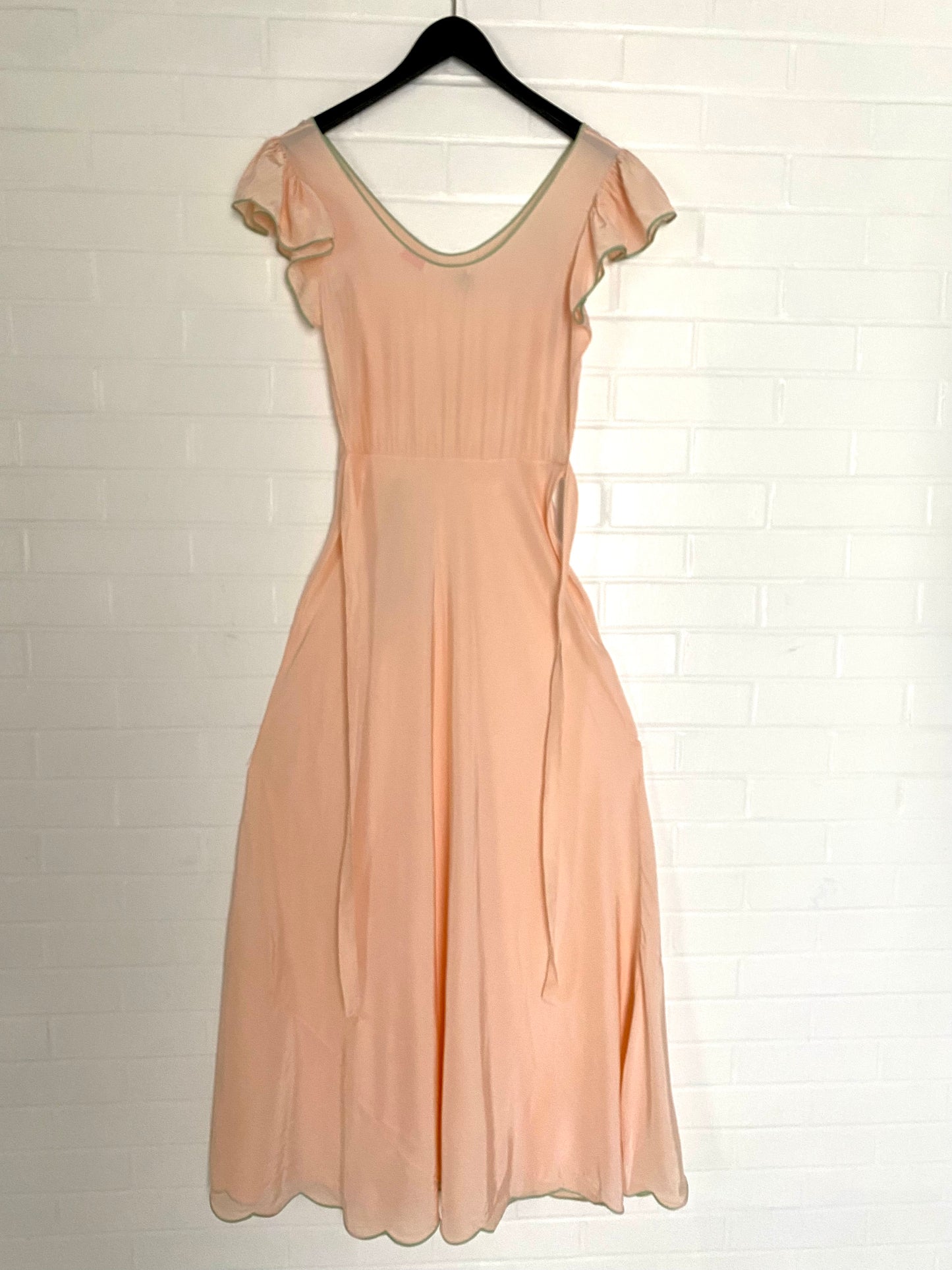 1948 Dwalyne Handmade Lingerie /Night Gown