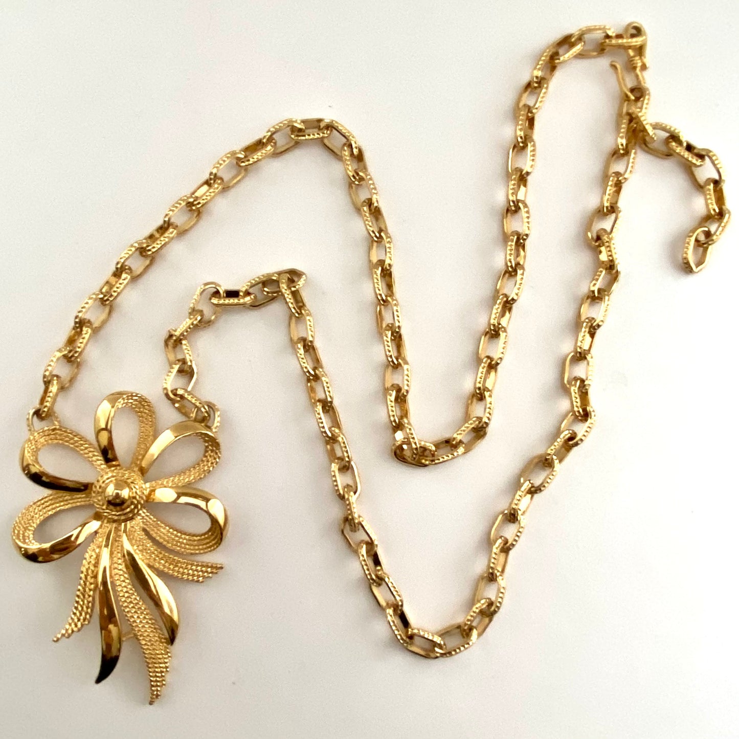 1980s Monet Bow Pendant Chain Necklace