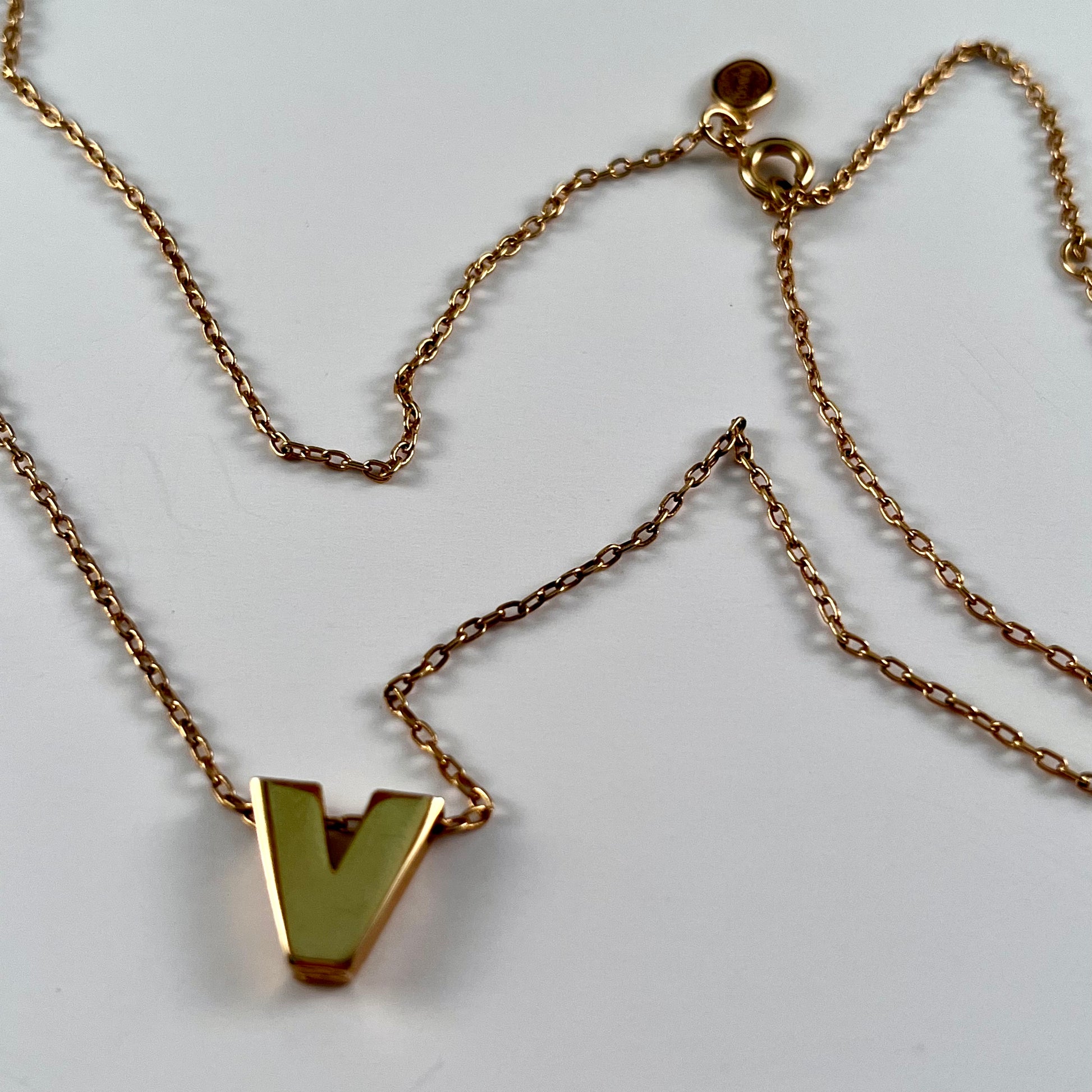 1978 Avon Initial Attraction Necklace Retro Kandy Vintage