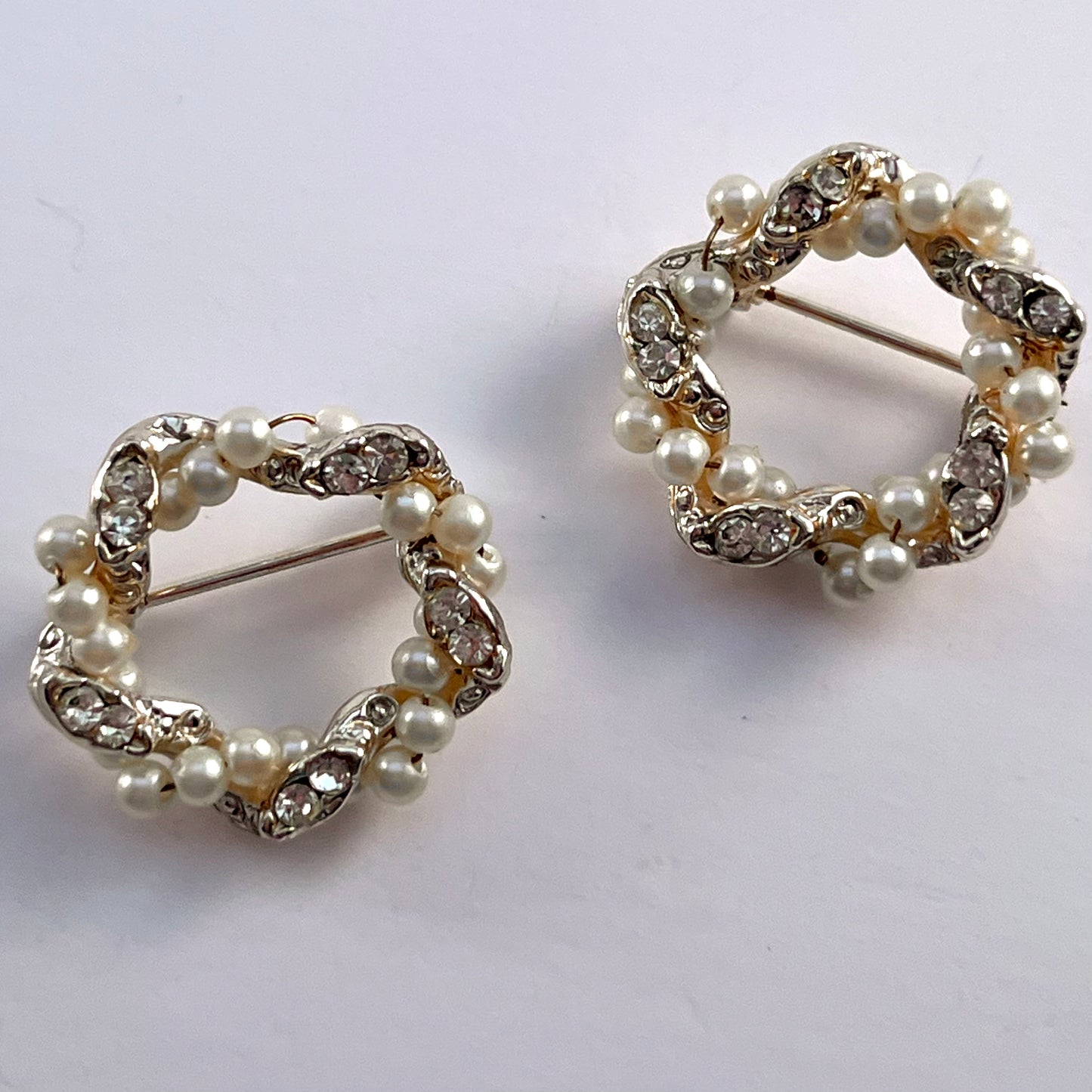 50s/60s Round Gold-tone Scatter Pins