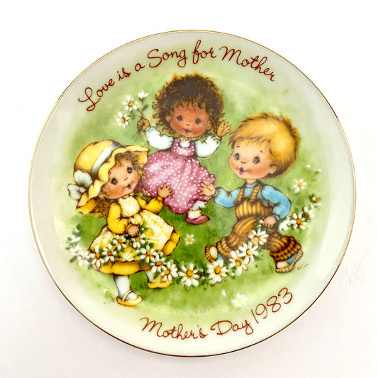 1983 Avon Mother's Day "Love is a Song" Plate