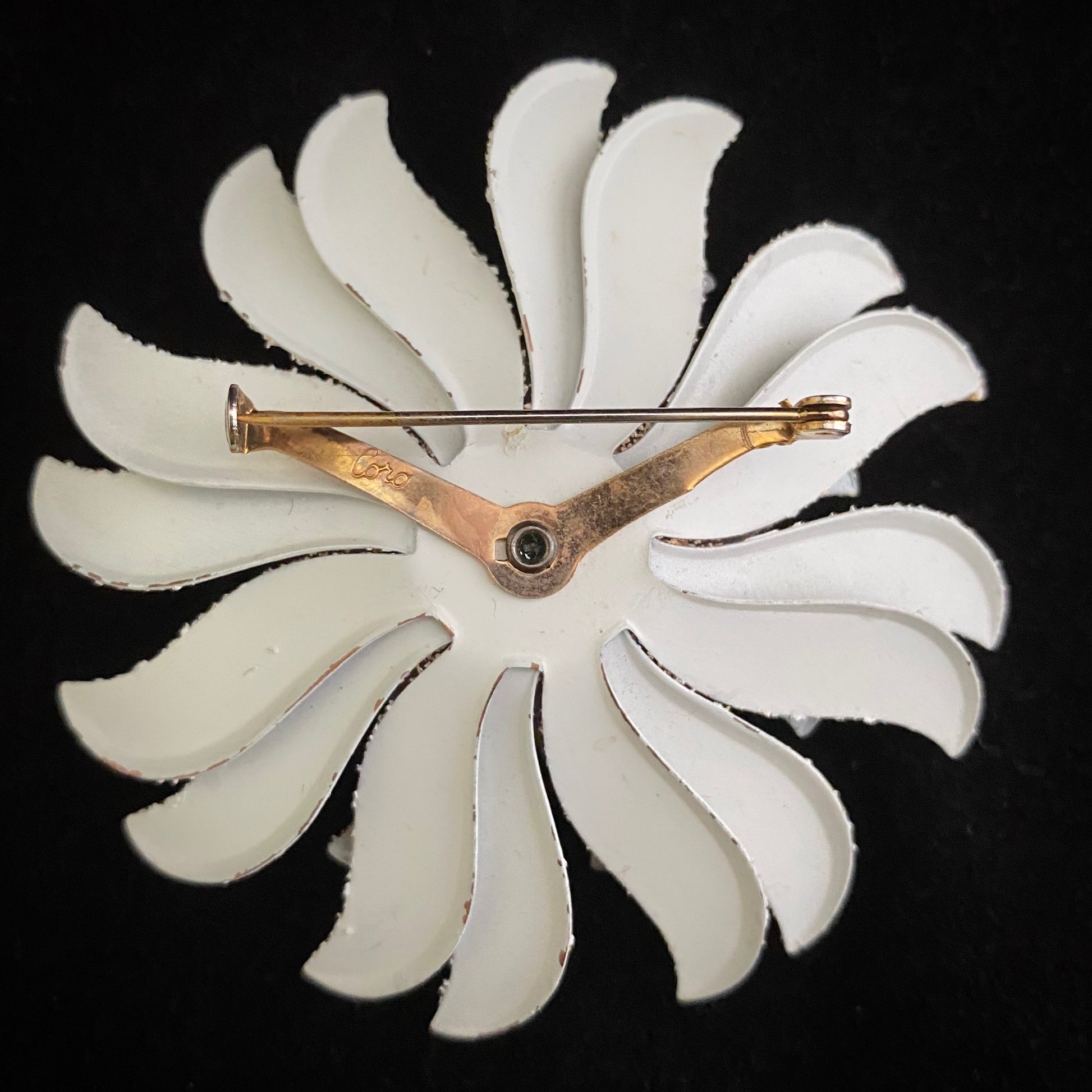 Late 40s/ Early 50s Coro Flower Brooch - Retro Kandy Vintage