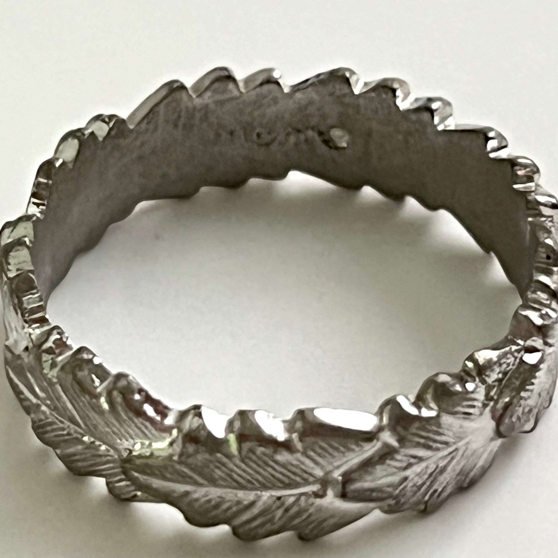 1979 Avon Laurel Leaf Ring