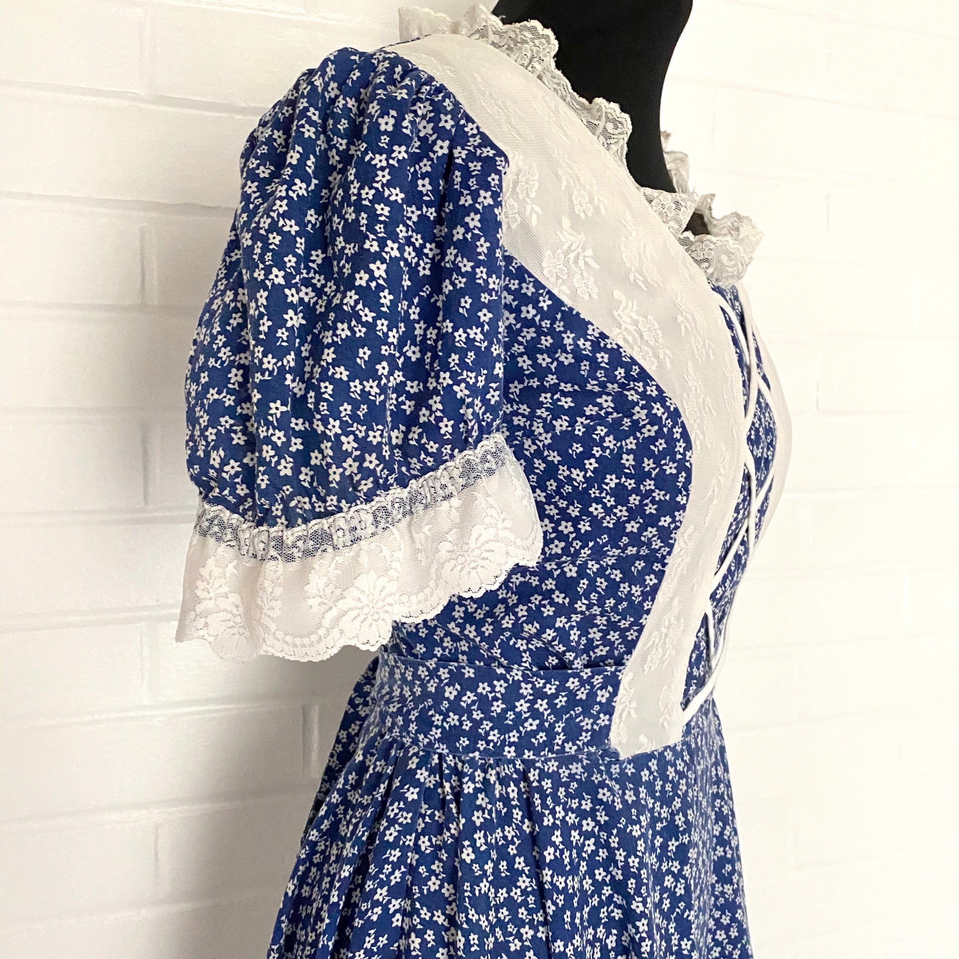 1960s Malco Modes, San Francisco Country Dress Retro Kandy Vintage 1960s Malco Modes, San Francisco Country Dress Retro Kandy Vintage