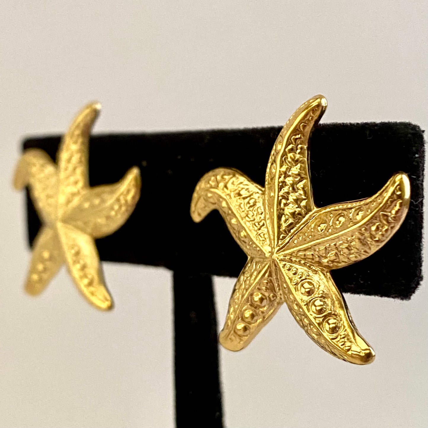 1987 Avon Starfish Clip Earrings