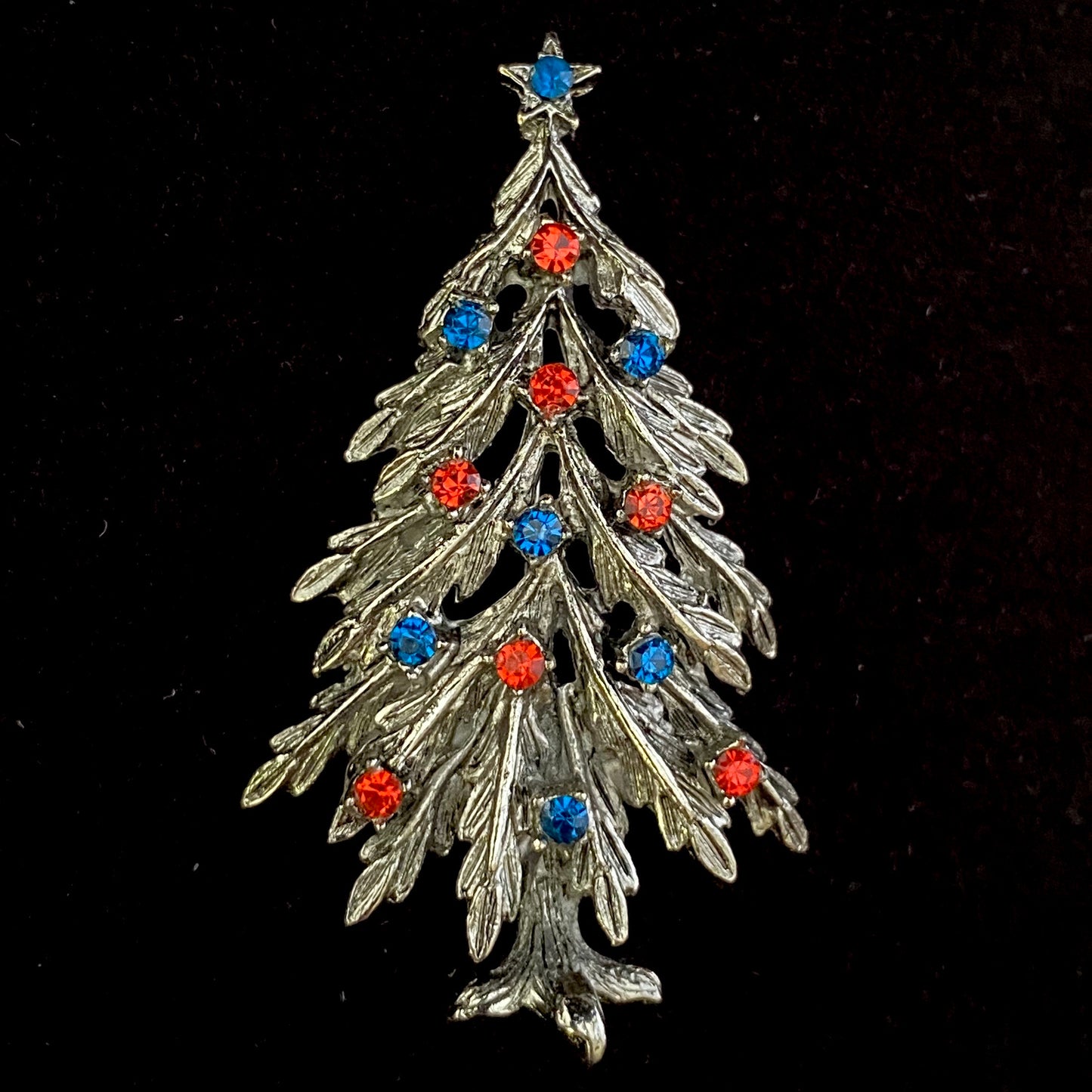 1950s ART Christmas Tree Brooch - Retro Kandy Vintage