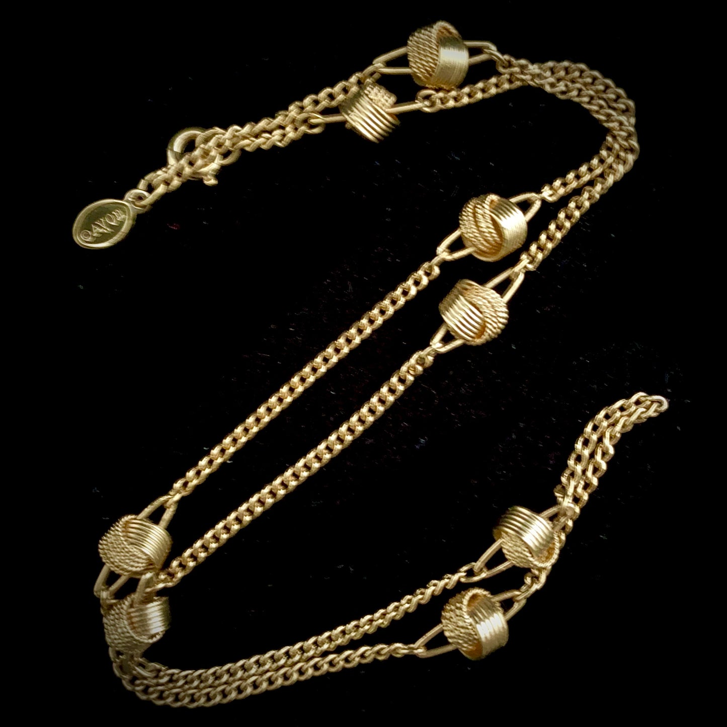 1977 Avon Delicate Knots Necklace & Earrings Set, Gold - Retro Kandy Vintage