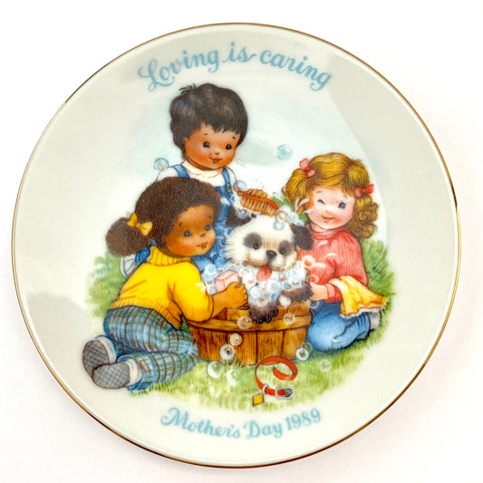 1989 Avon Mother's Day "Loving is Caring" Plate