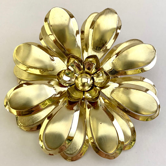 Late 60s/ Early 70s Large Gold-Tone Flower Brooch