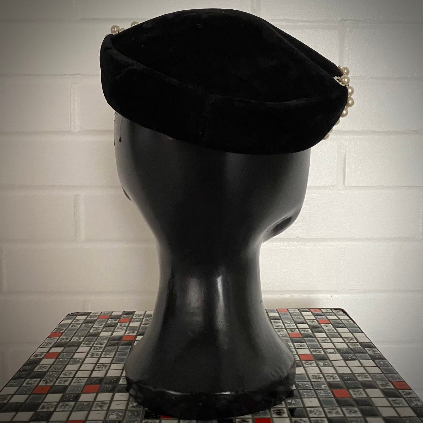 Late 40s/ Early 50s Bumper Brim Pillbox Hat by Marlea Hats