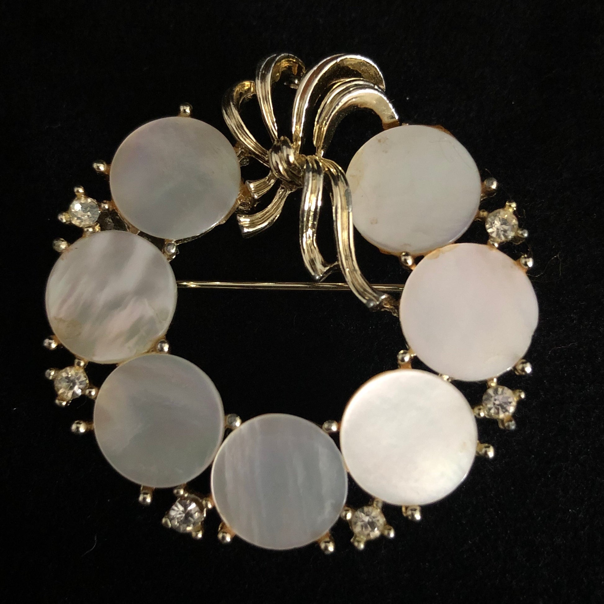 1960s Linser Mother-Of-Pearl Round Brooch - Retro Kandy Vintage