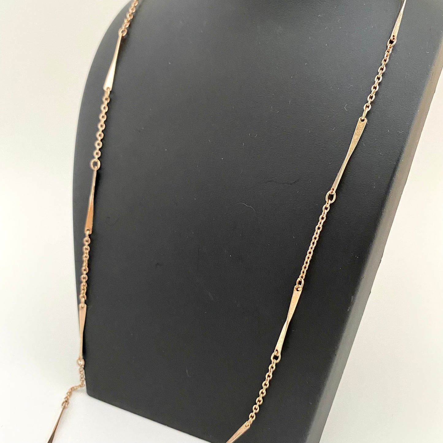 1977 Avon Chainfall Necklace- Gold