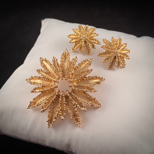 1972 Avon Starflower Brooch & Earrings - Retro Kandy Vintage