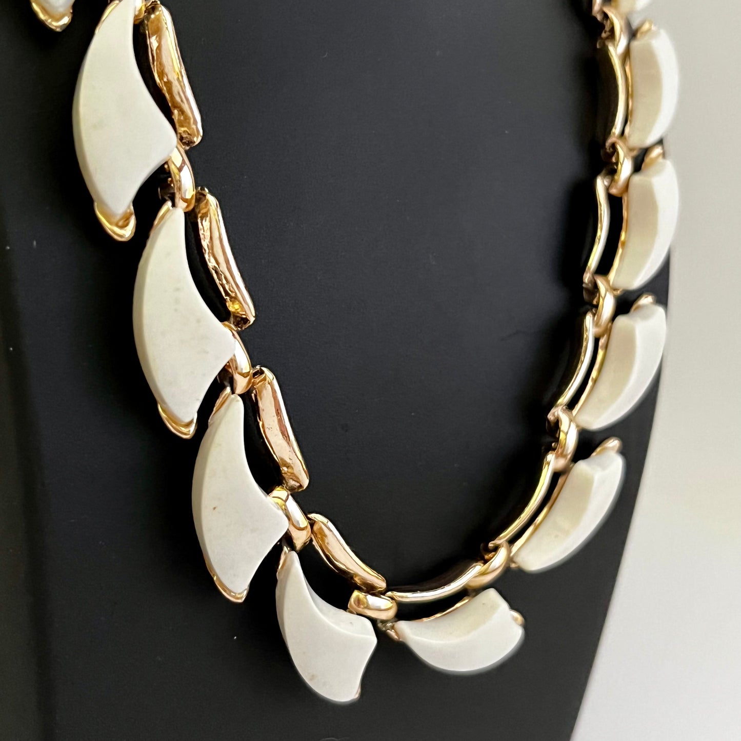 Late 50s/ Early 60s Lucite Necklace