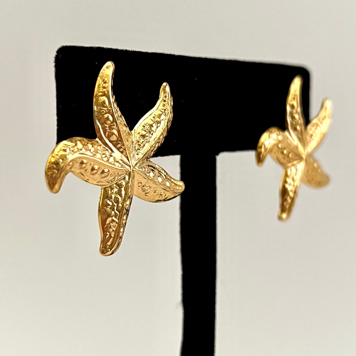 1987 Avon Starfish Post Earrings