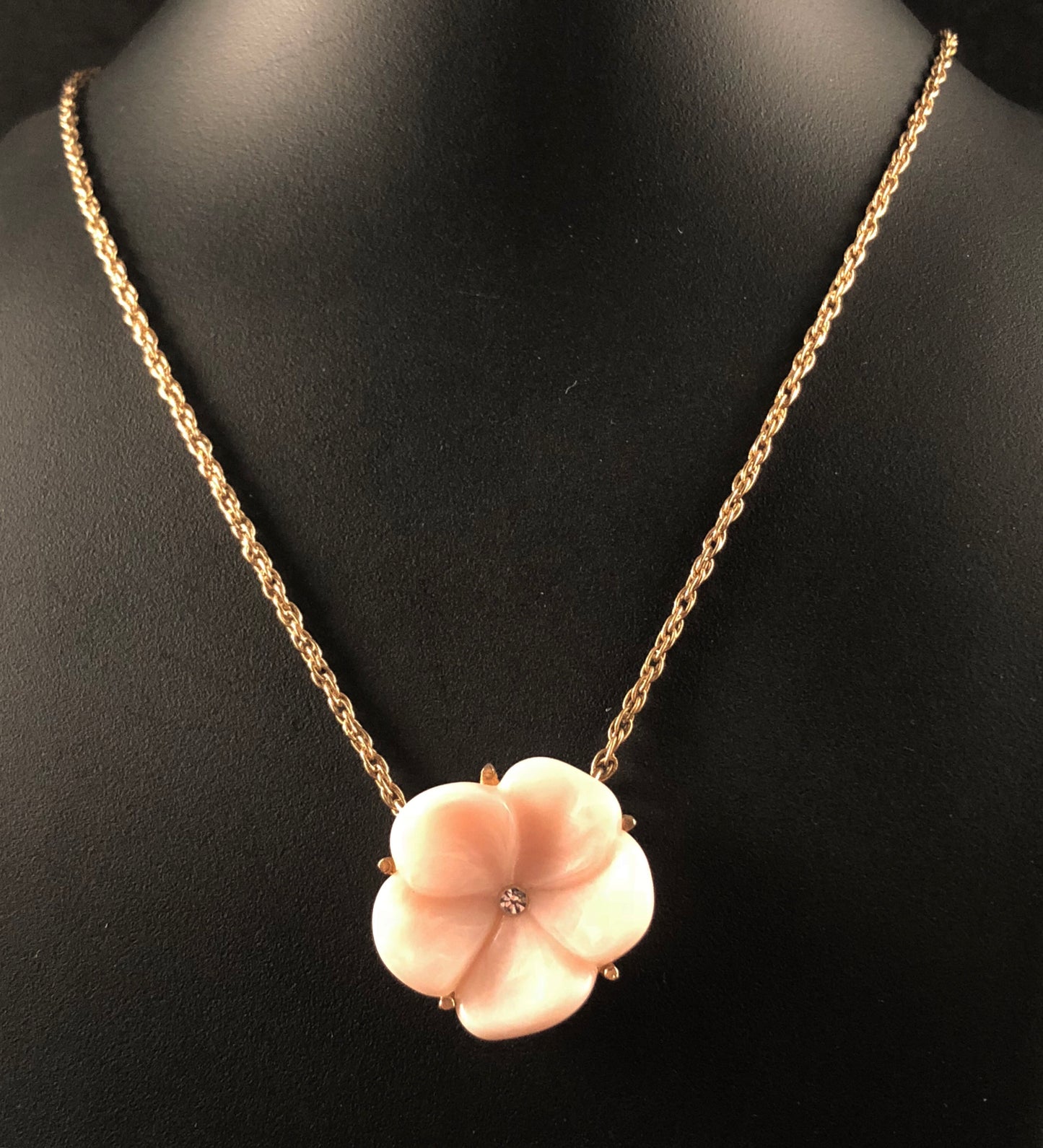 1978 Avon Lotus Blossom Necklace - Retro Kandy Vintage