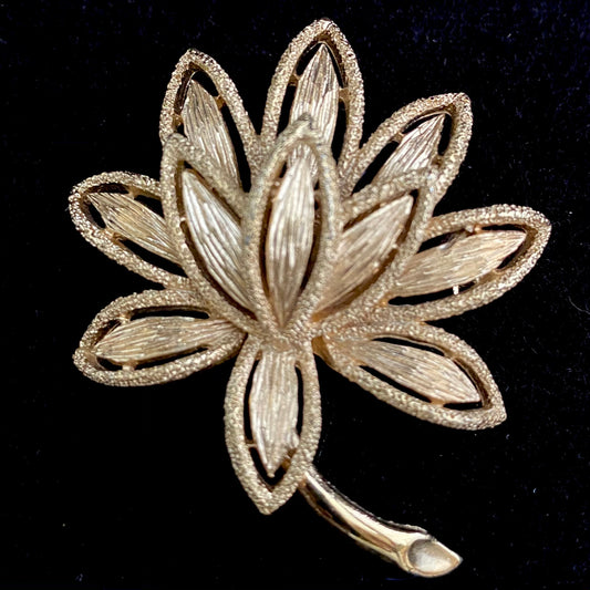 1971 Avon Precious Pretender Brooch