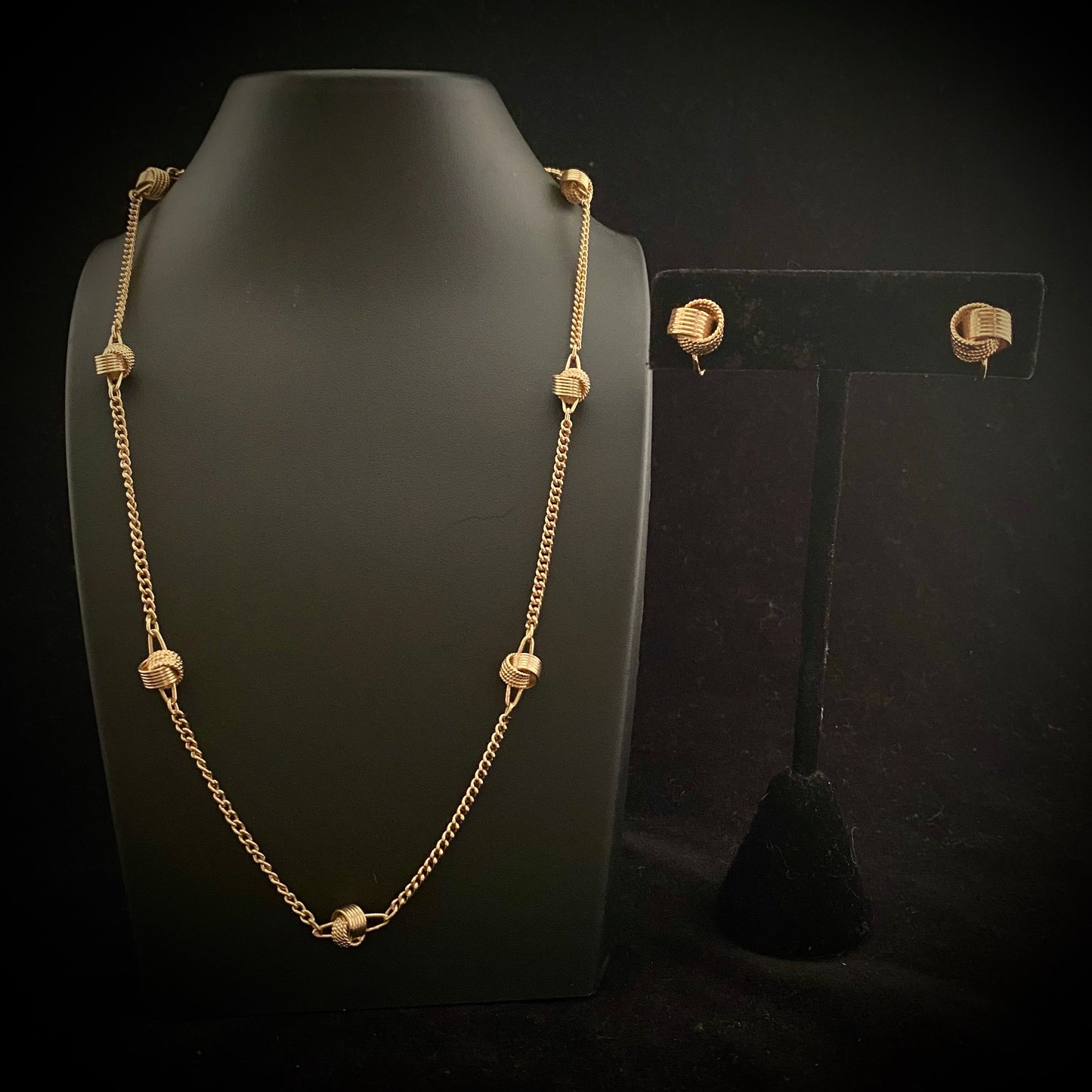 1977 Avon Delicate Knots Necklace & Earrings Set, Gold - Retro Kandy Vintage