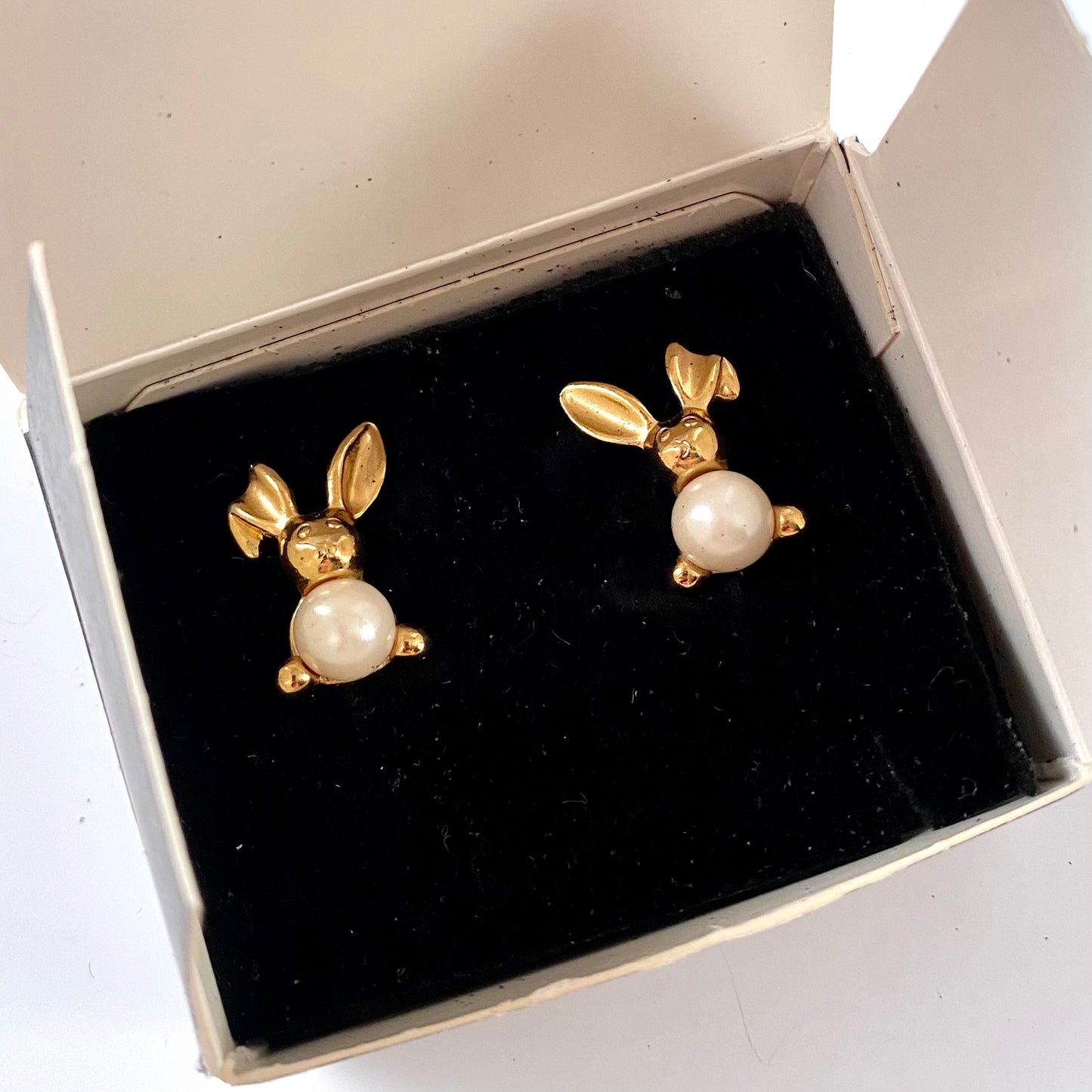 1995 Avon Pearly Bunny Earrings With Original Box