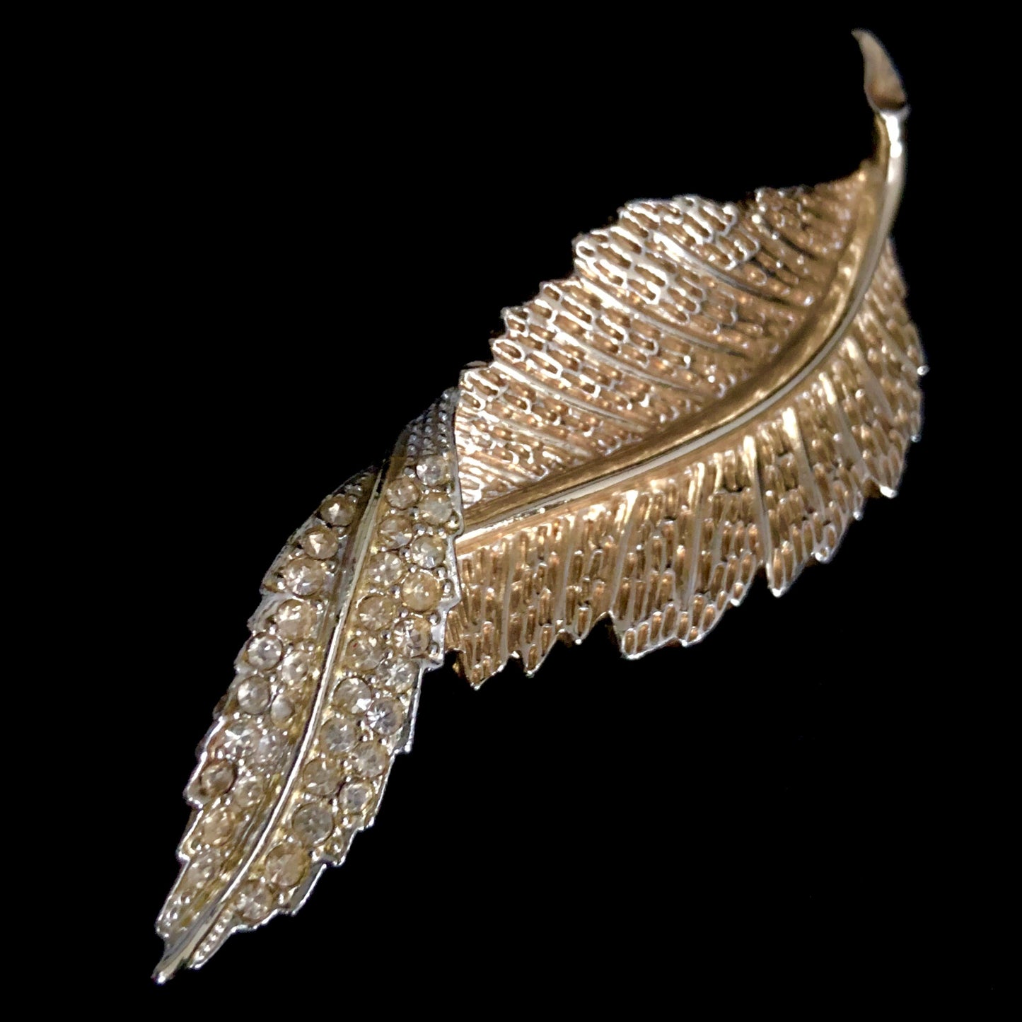 1961 Sarah Coventry Fashion Leaf Brooch - Retro Kandy Vintage