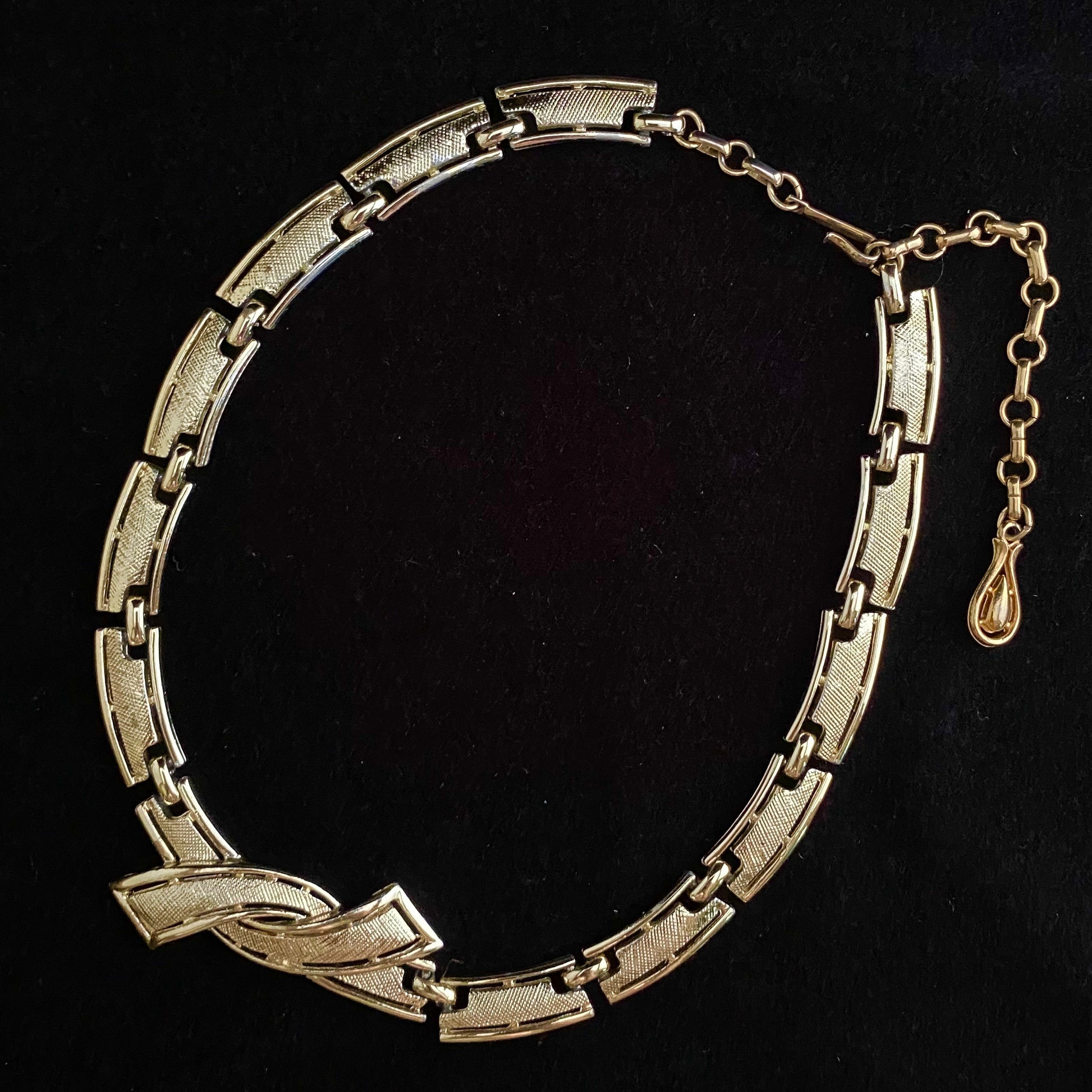 1950s Coro Light Gold Necklace - Retro Kandy Vintage