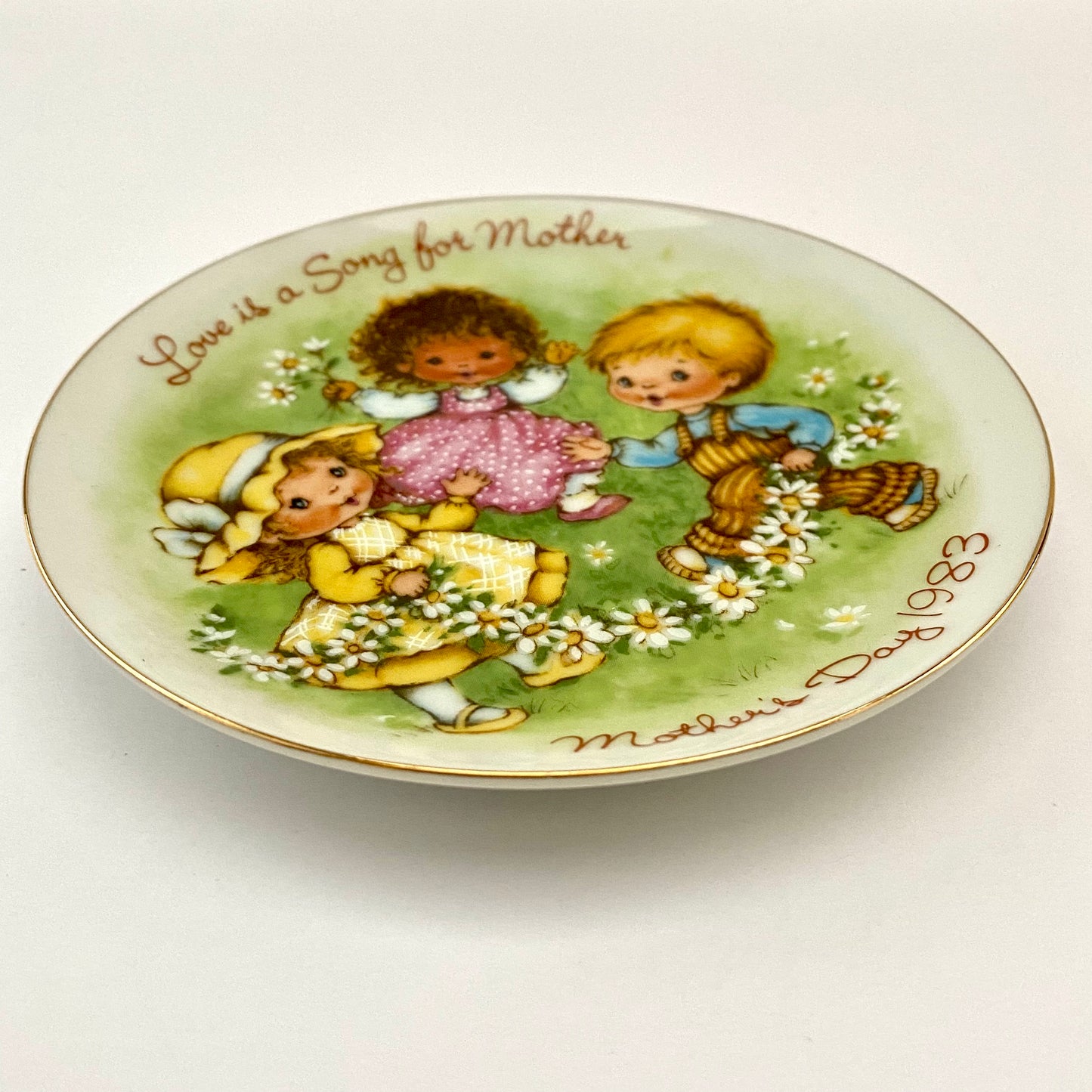 1983 Avon Mother's Day "Love is a Song" Plate