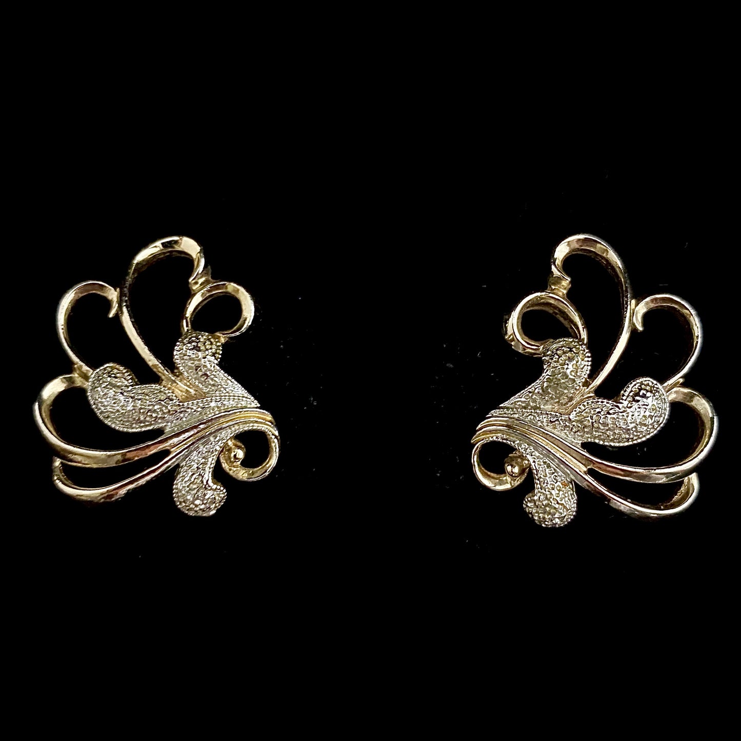 1961 Sarah Coventry Frosted Feathers Earrings - Retro Kandy Vintage