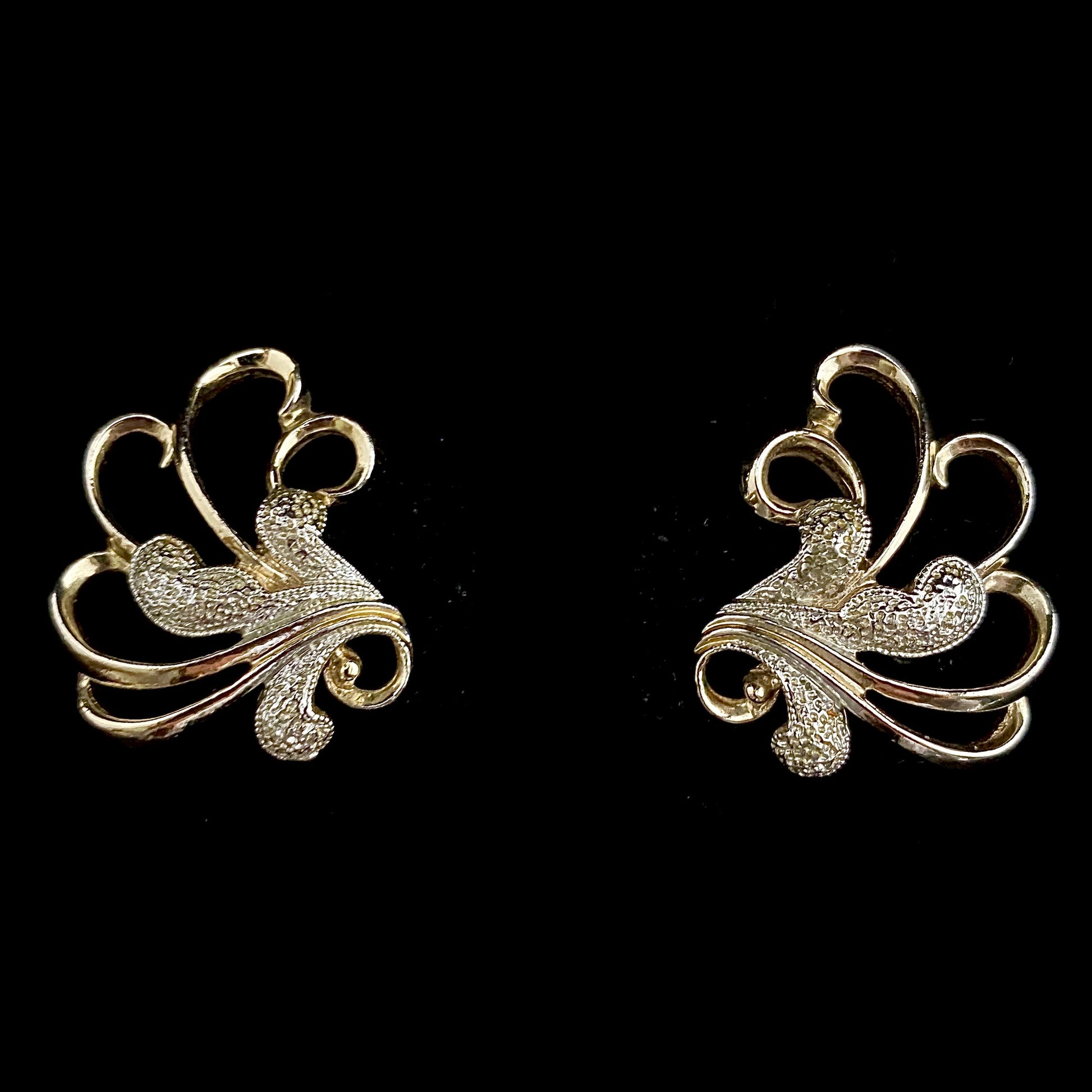 1961 Sarah Coventry Frosted Feathers Earrings - Retro Kandy Vintage