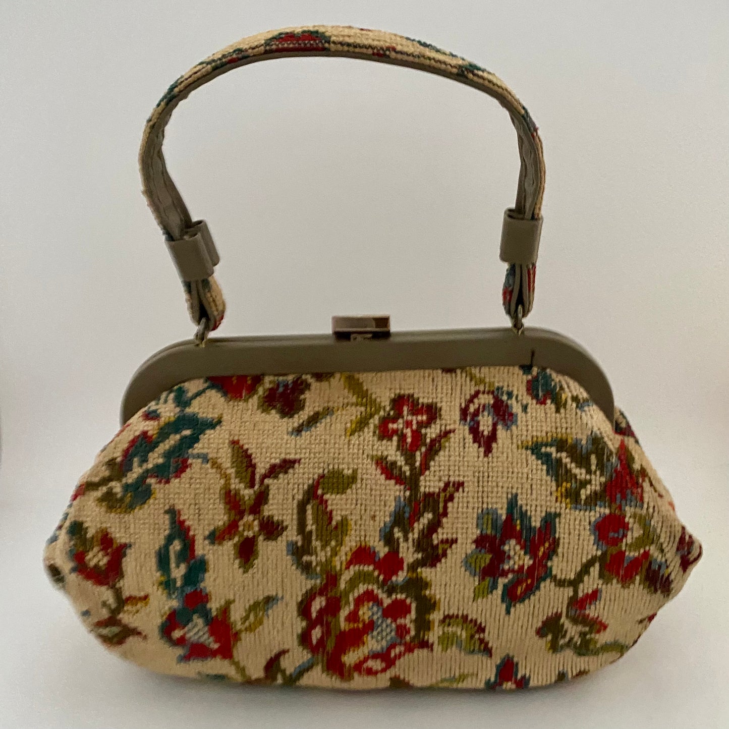 Late 50s/ Early 60s Classy USA Floral Needlepoint Handbag