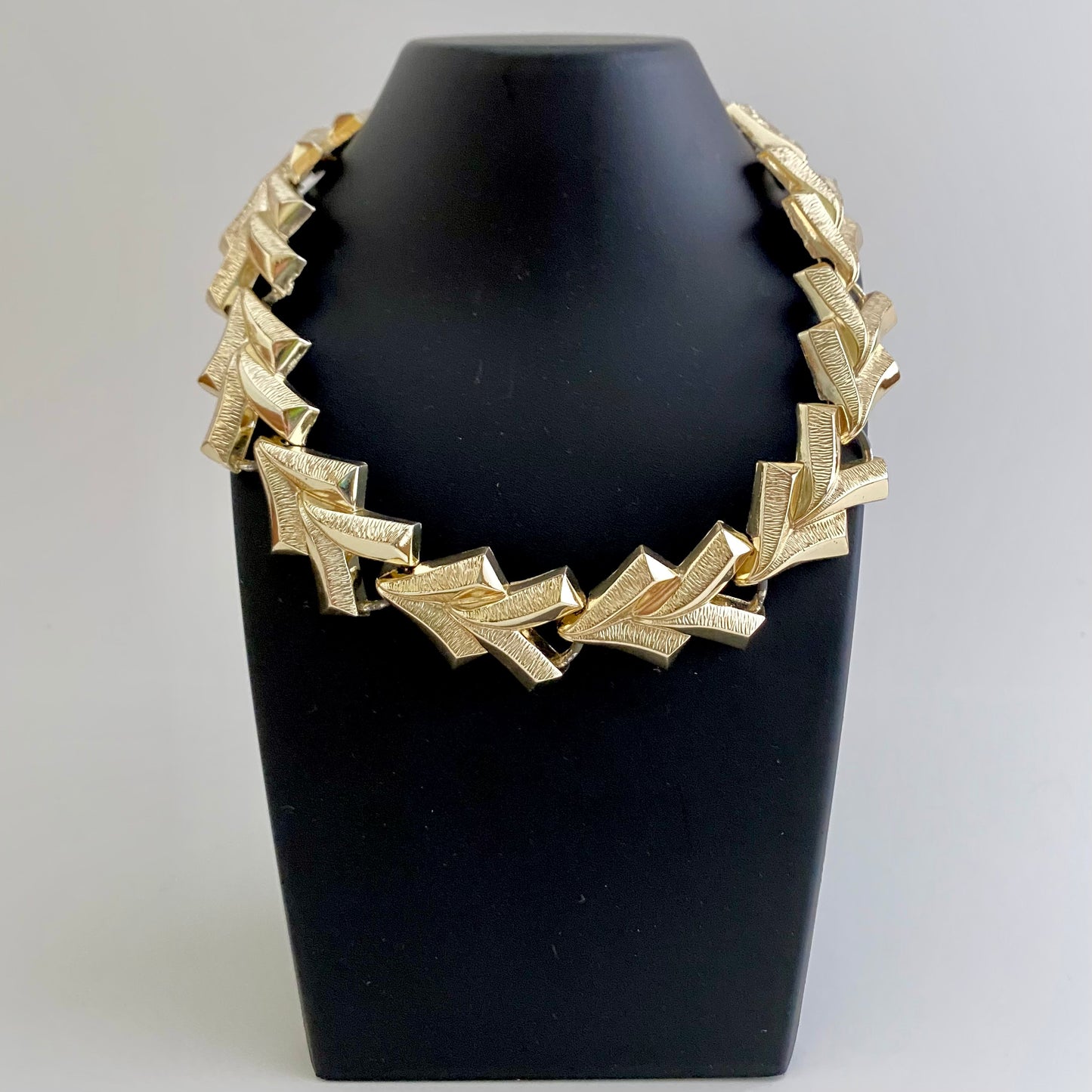 Late 50s/ Early 60s Pale Gold Choker