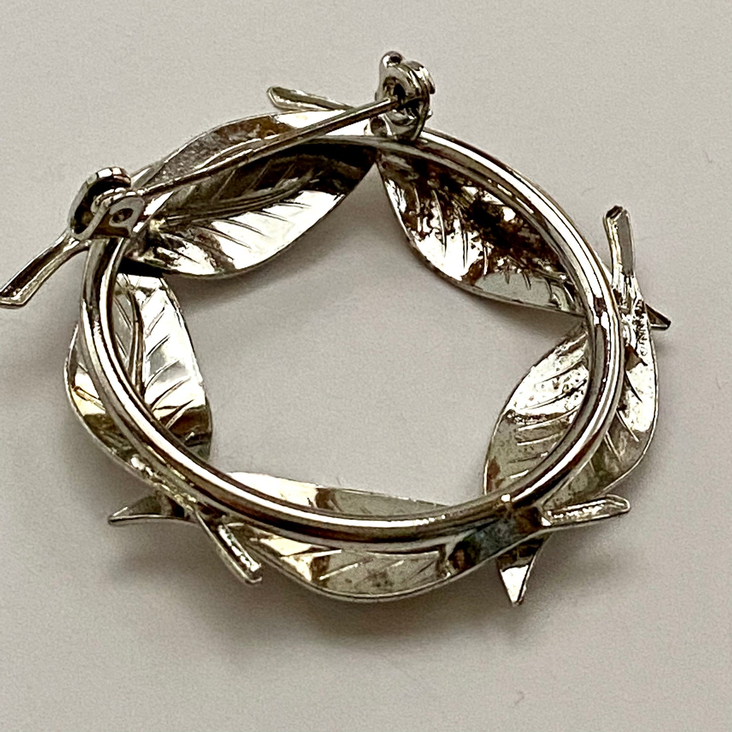 1960s Silver-Tone Leaf Circle Pin