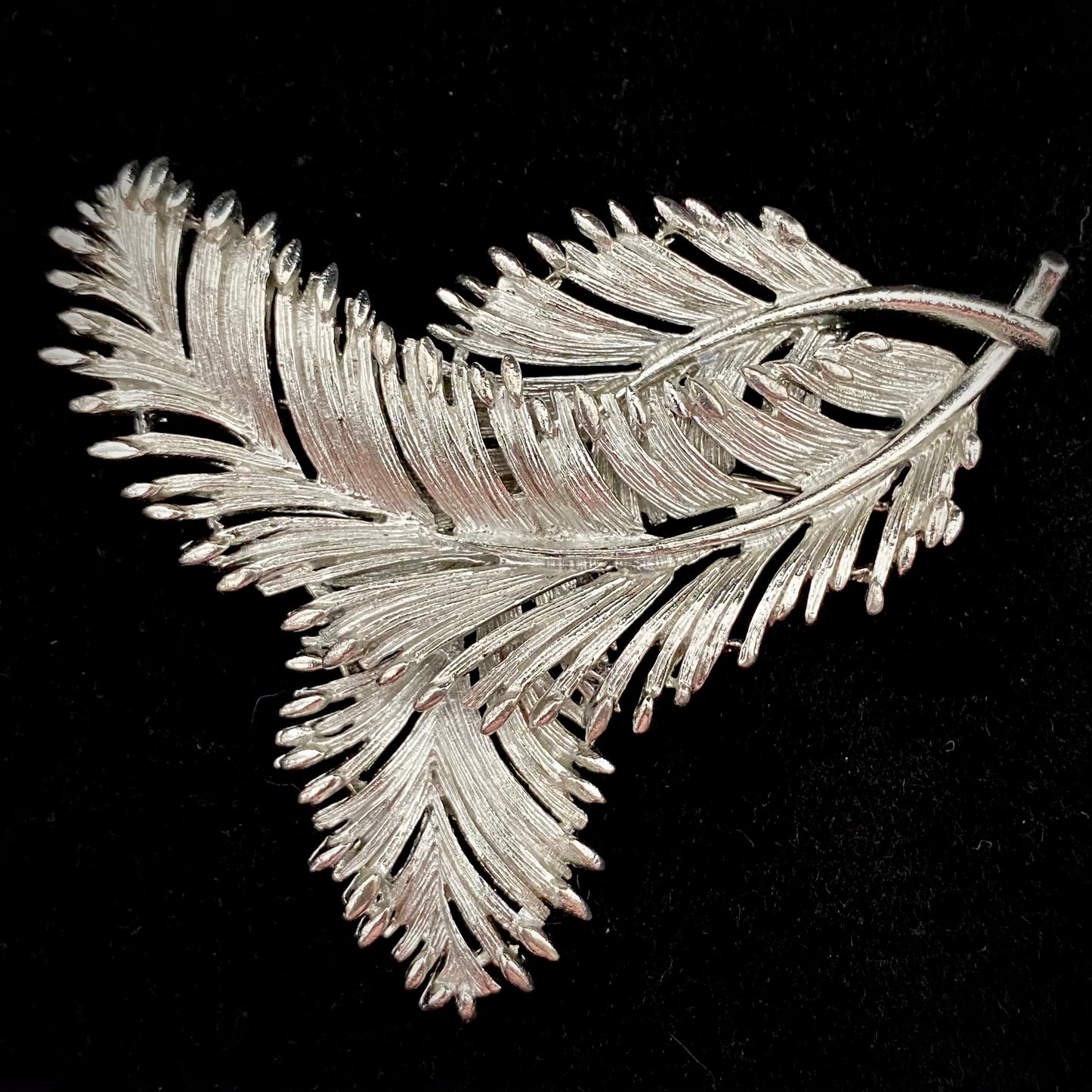 Late 50s/ Early 60s Lisner Leaf Brooch