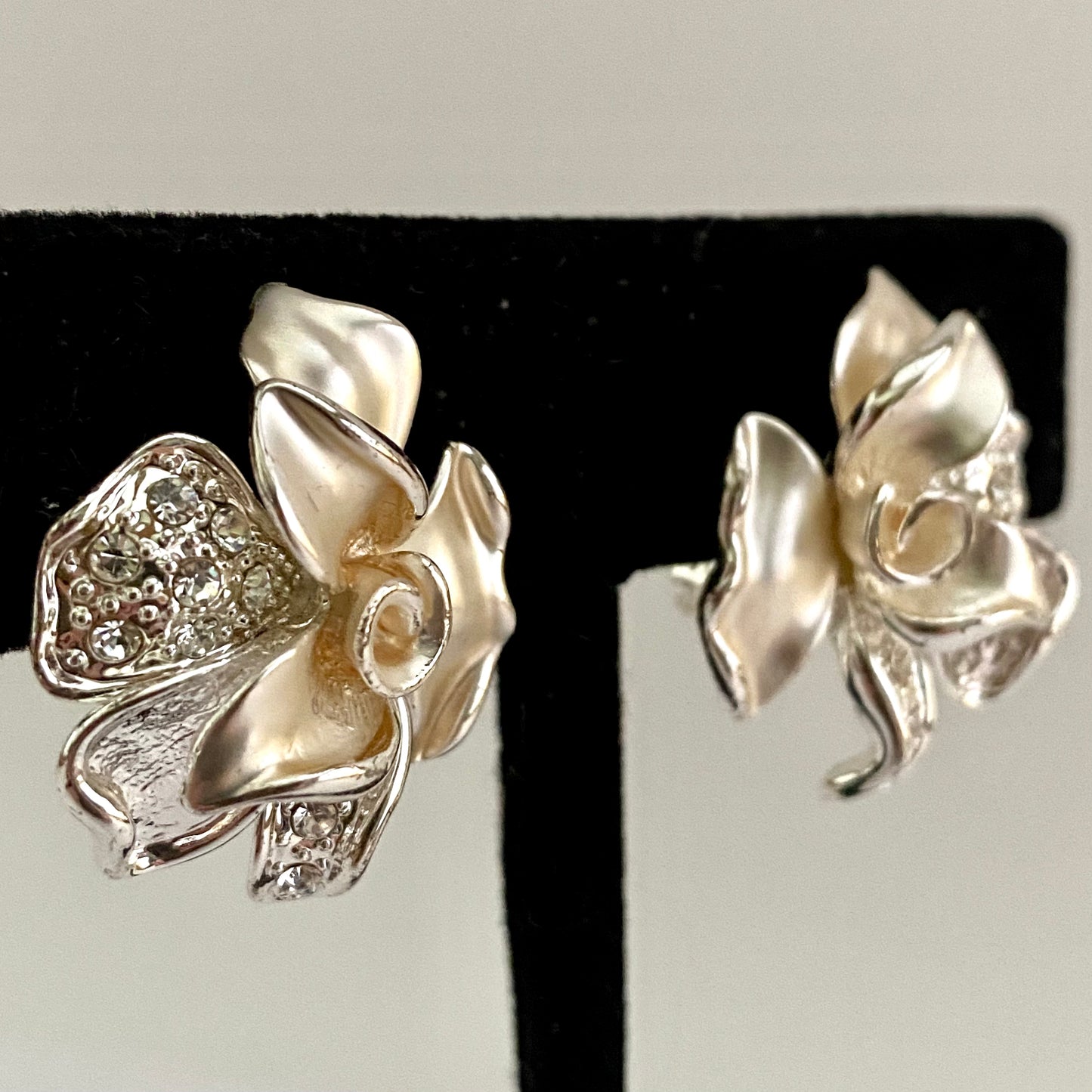 1980s Rhinestone Flower Earrings
