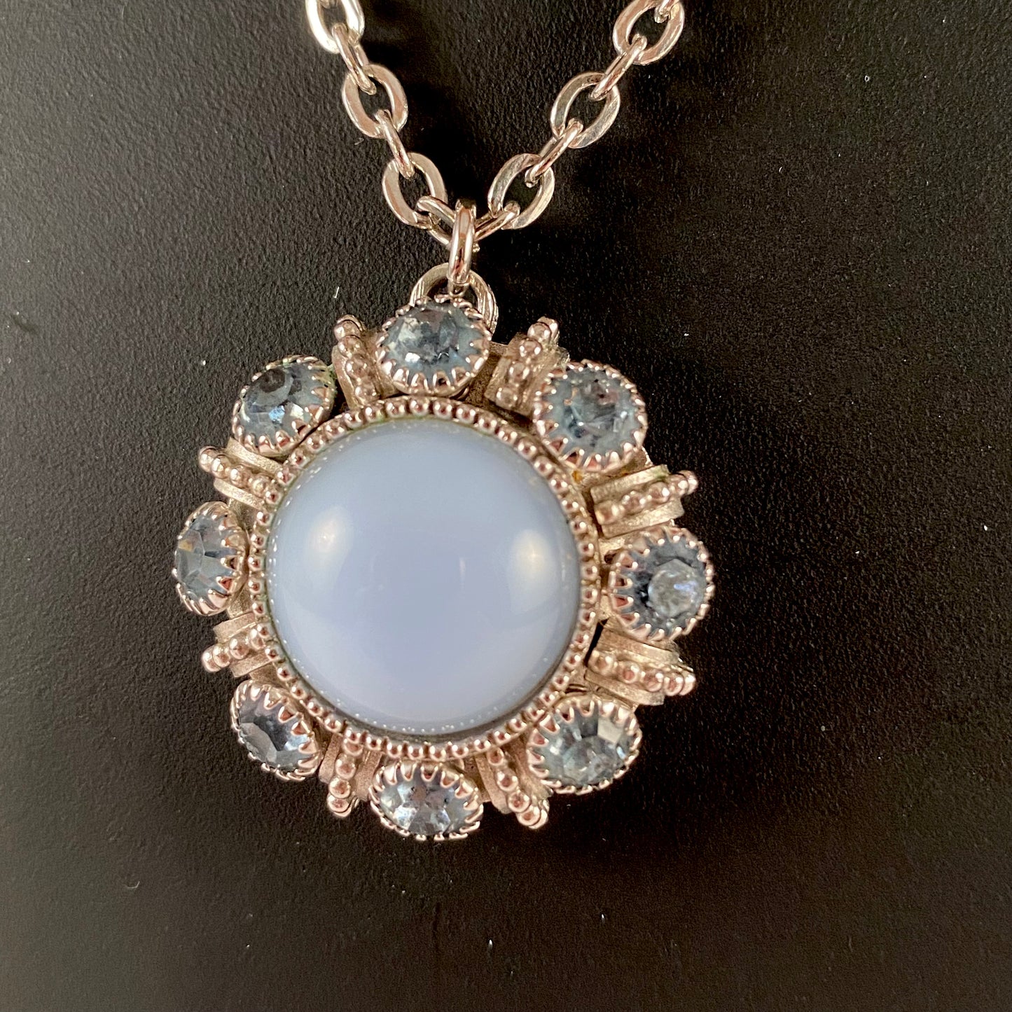 1974 Avon Moon Magic Collection Necklace