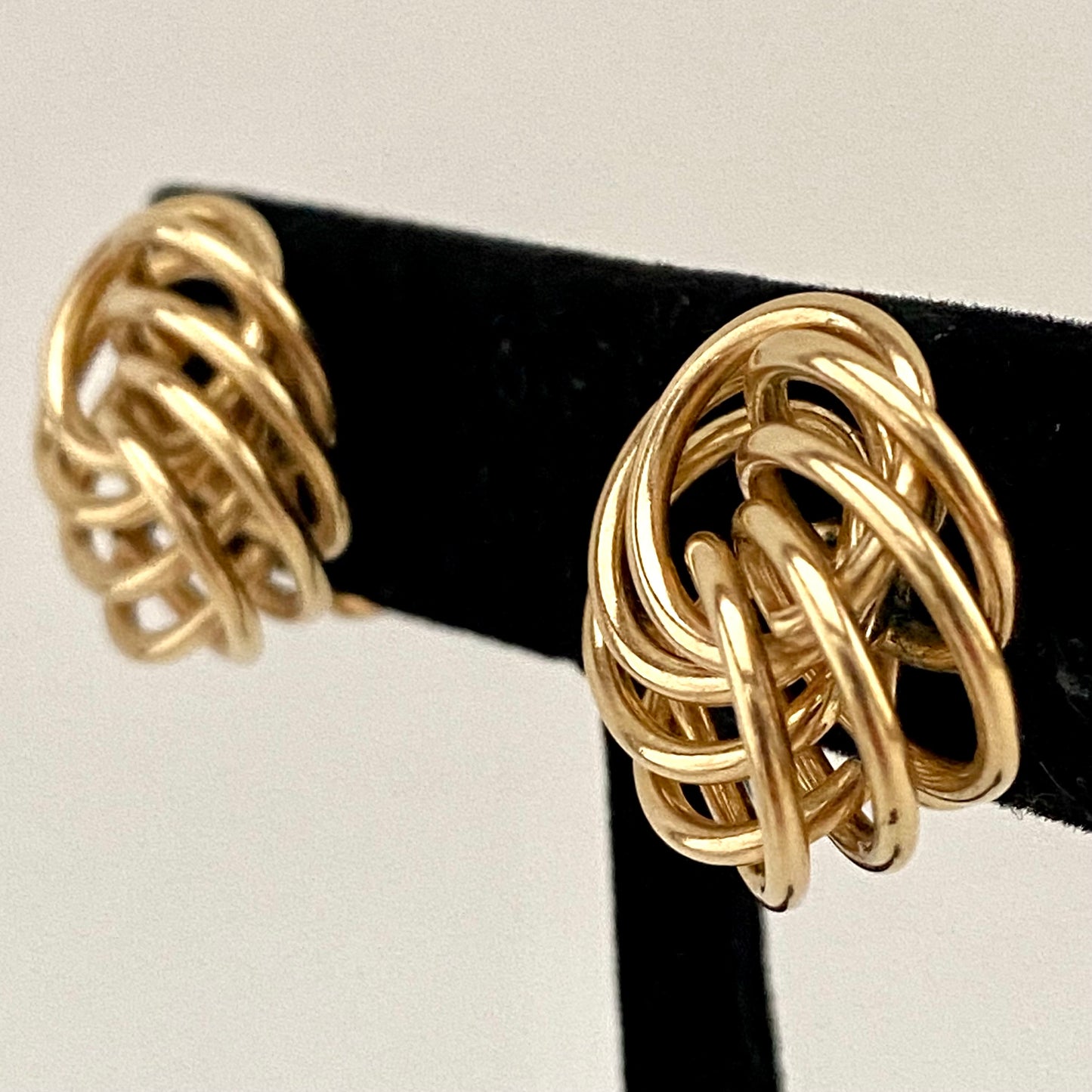 1960s Abstract Gold Circle Clip Earrings