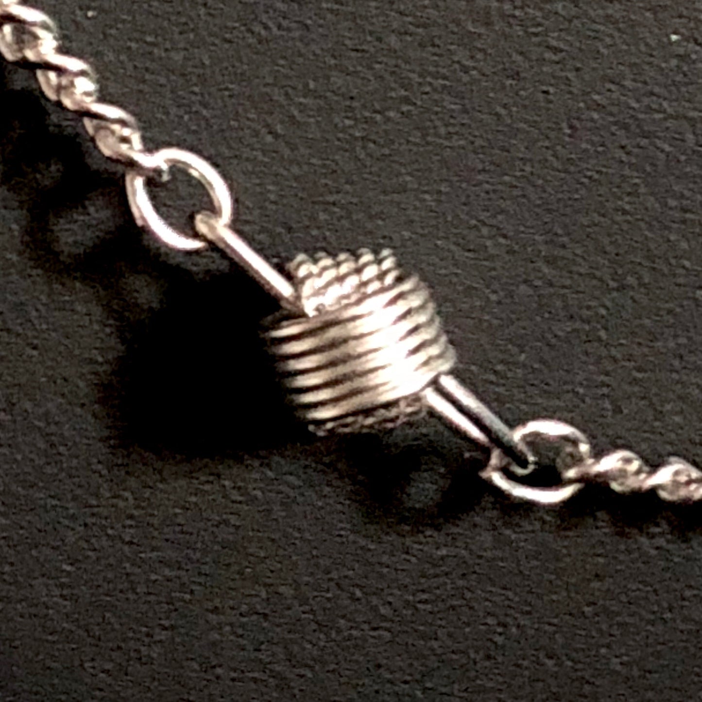 1977 Avon Delicate Knots Necklace, Silver - Retro Kandy Vintage