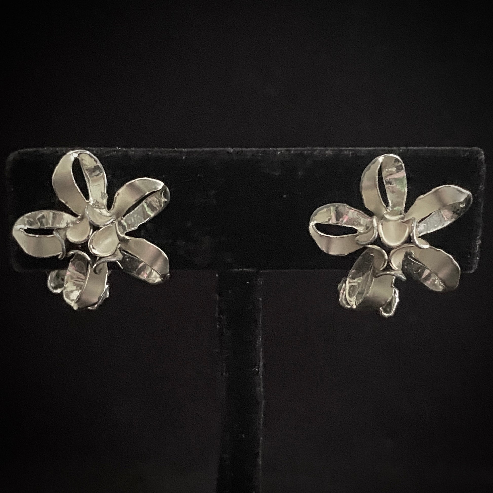 Late 50s/ Early 60s Coro Flower Earrings - Retro Kandy Vintage