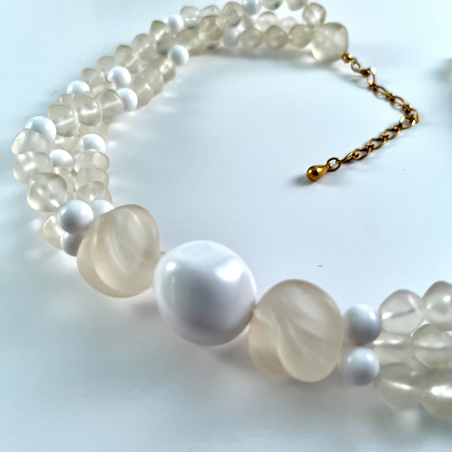 1990 Avon Sheer Style Necklace