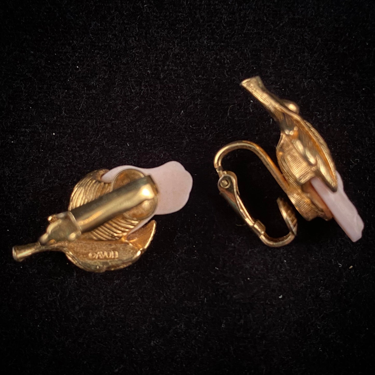 1994 Avon Porcelain Rose Clip Earrings - Retro Kandy Vintage